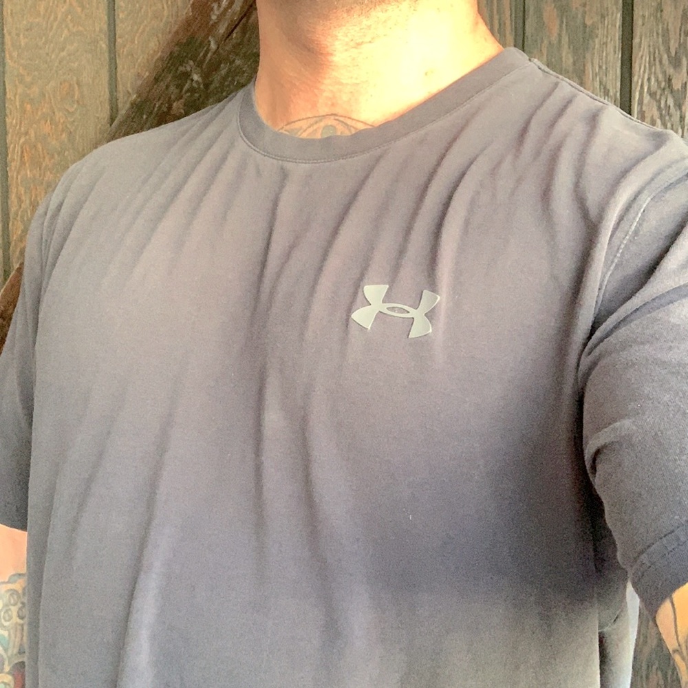 Under Armor heat gear Black T
